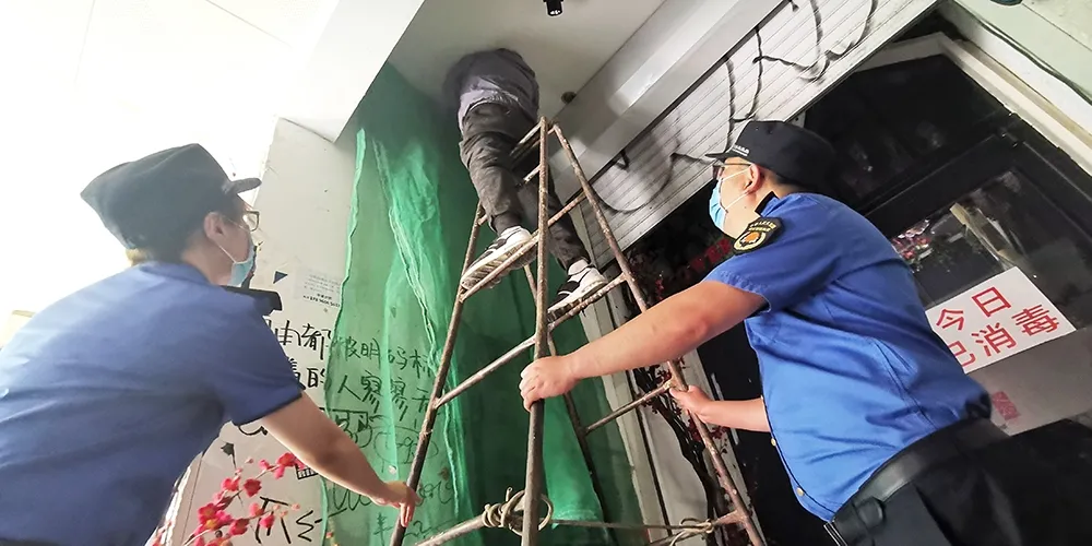 护“燕”成长，延迟拆违，这群城管有点儿暖！