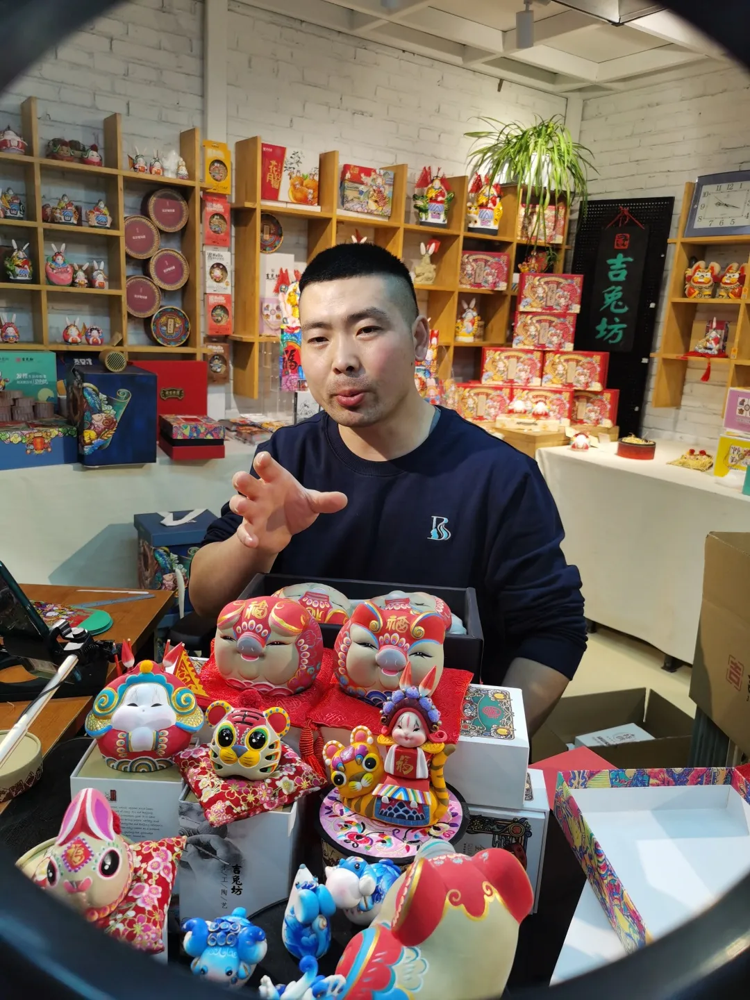 文化东城 | 直播带货、互动授课、在线表演……看东城民间手艺人花式玩非遗！