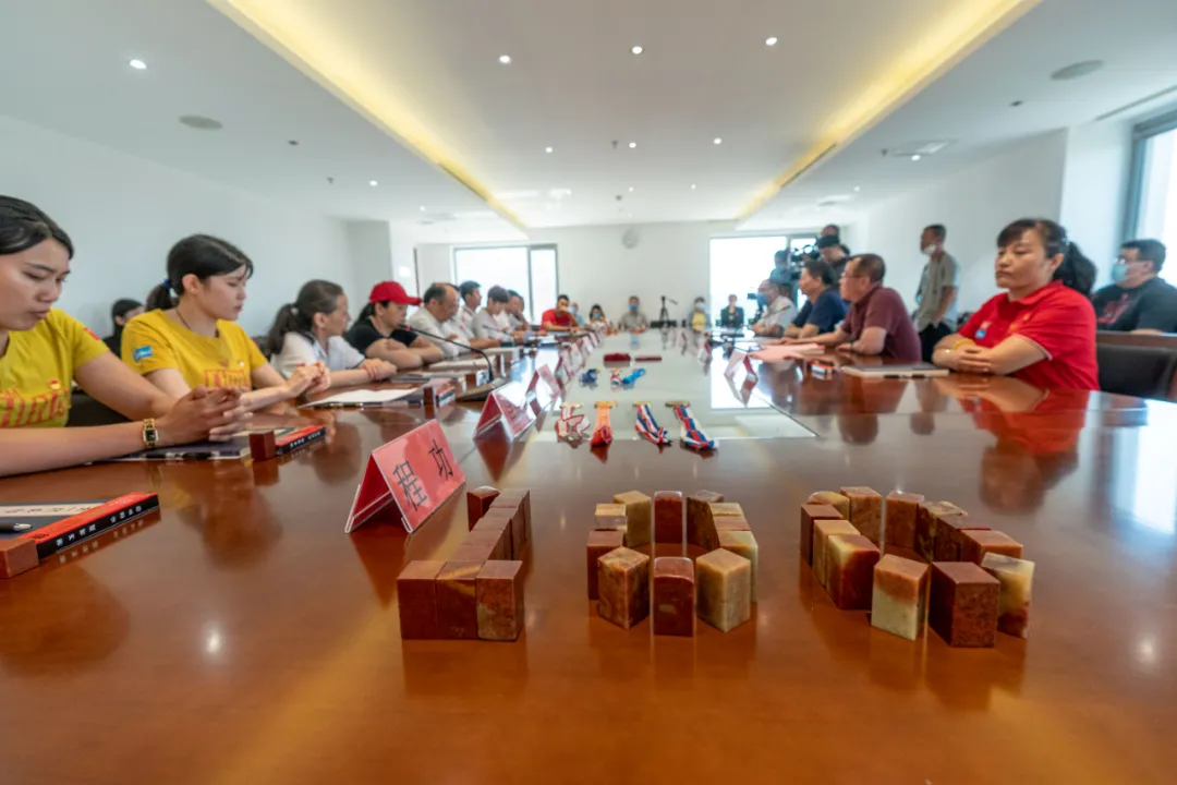 献礼建党百年，喜迎冬奥盛会