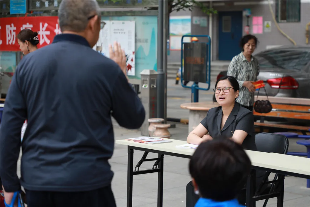 助您安居！小区来了普法宣传服务队