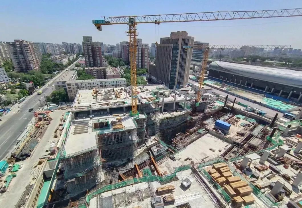 石景山织牢织密施工工地“防疫网”！十一学校、大悦城等重点工程加快建设