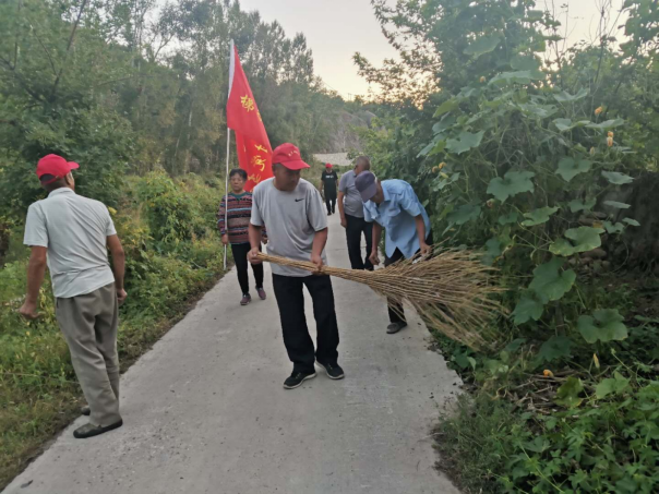 喜迎双节，爱卫同行 密云区大城子镇开展爱国卫生活动