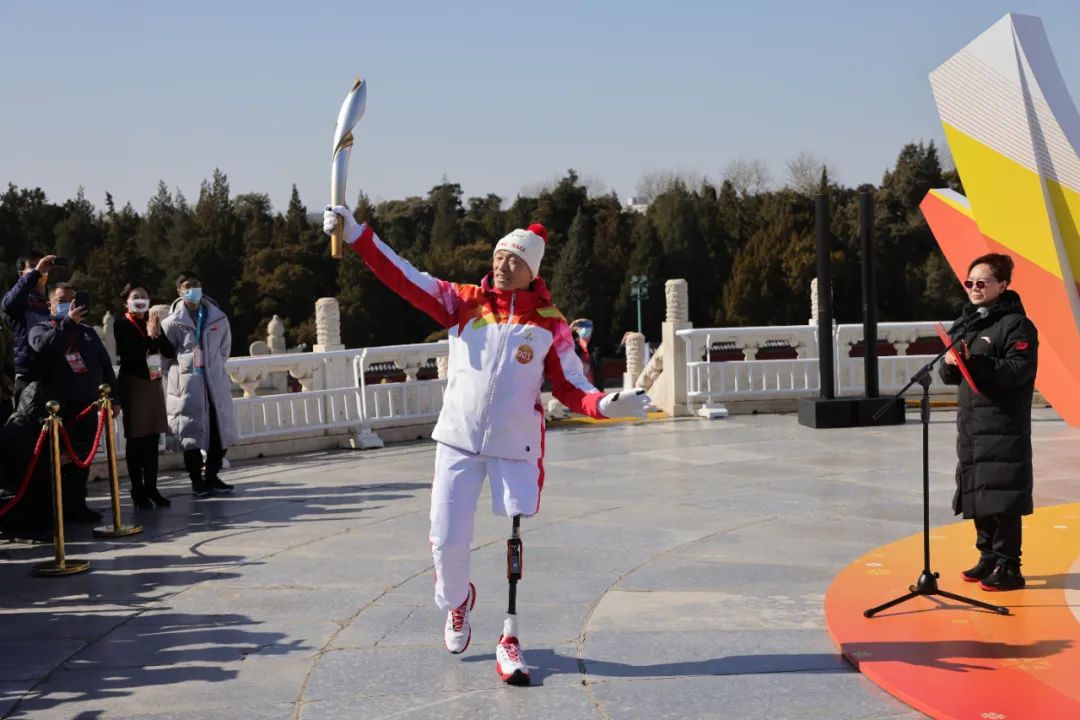 北京2022冬残奥官方火种在天坛公园汇集