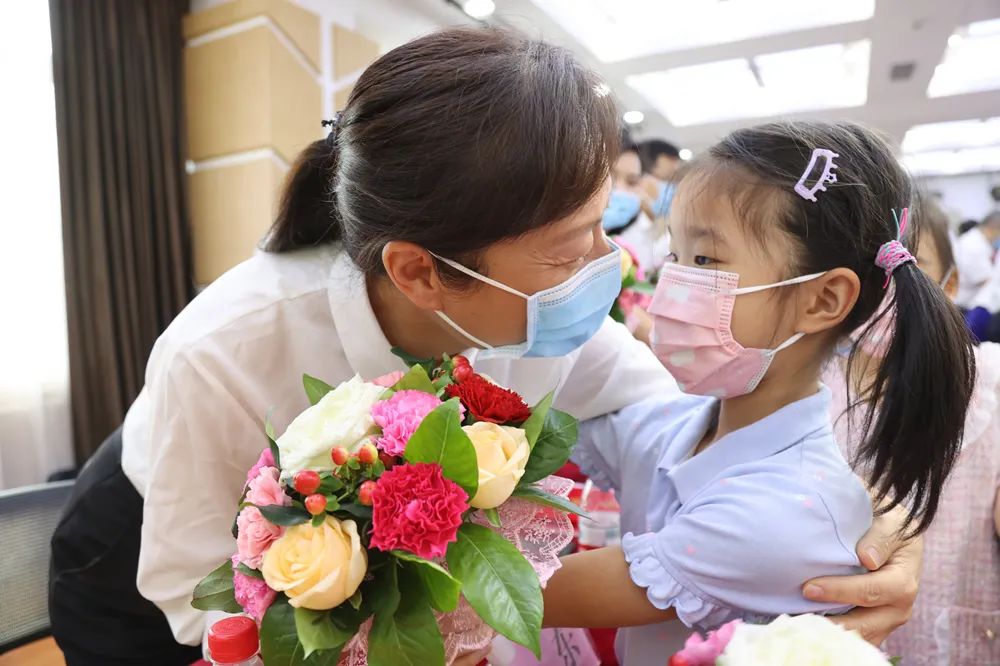 东城区召开庆祝第36个教师节表彰座谈会