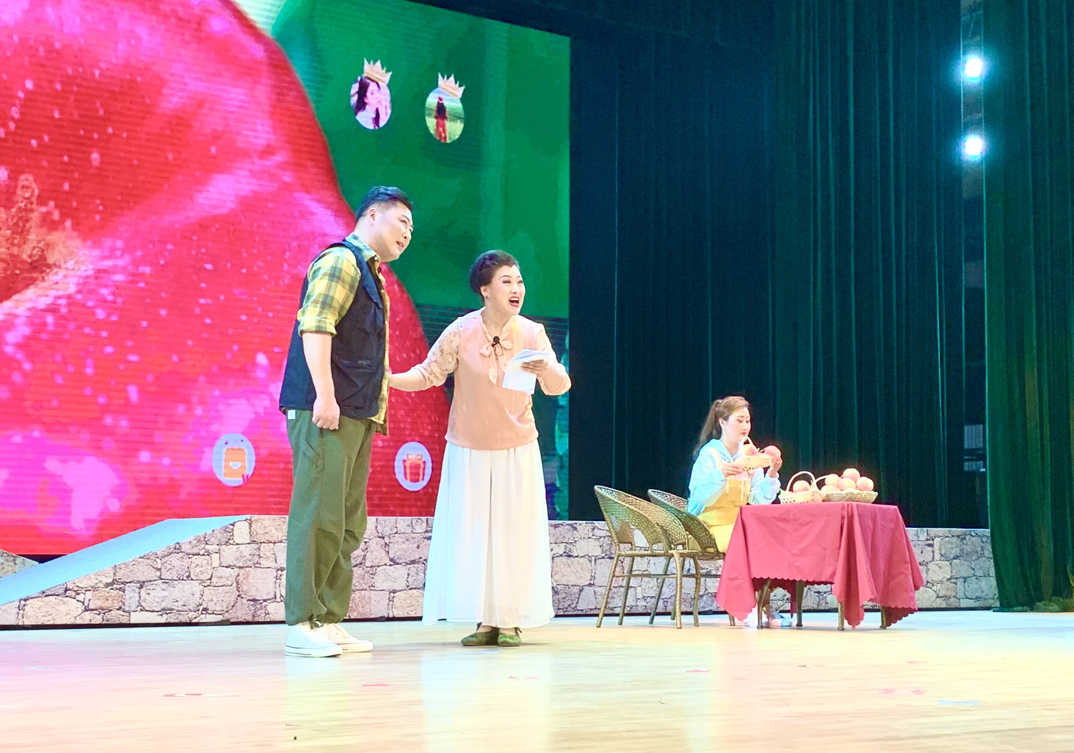平谷区推出原创现代评剧《国宴桃》献礼“建党100周年”