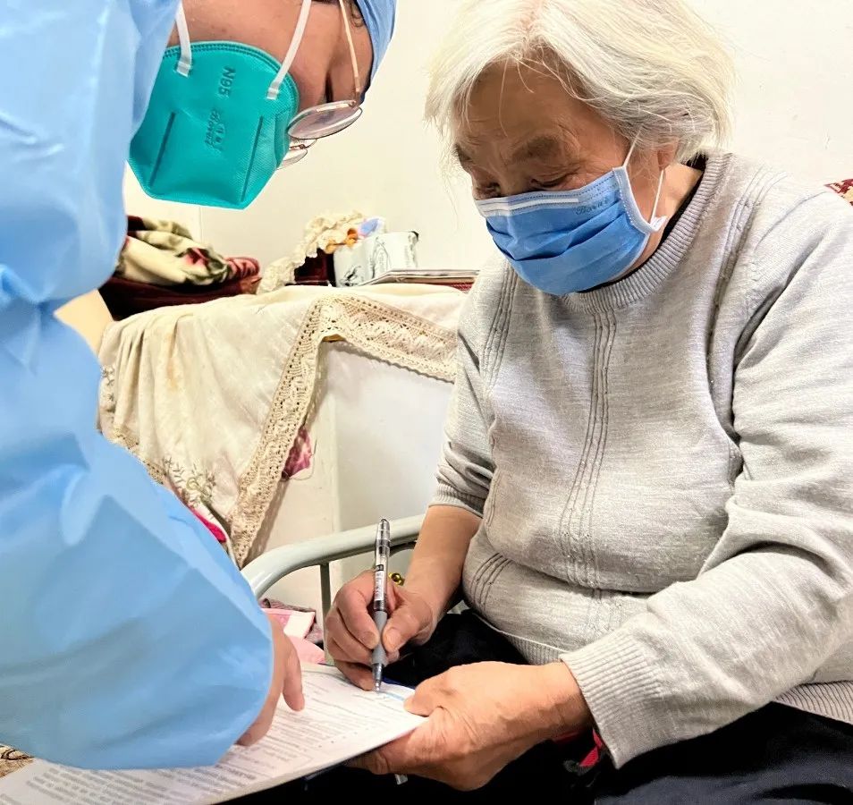 上门“一对一”服务，东城老人足不出户安心接种疫苗