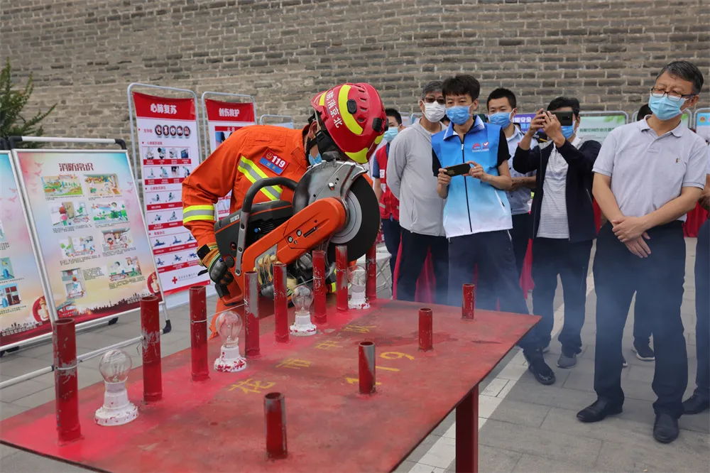 东城区开展2021年安全宣传咨询日宣教活动