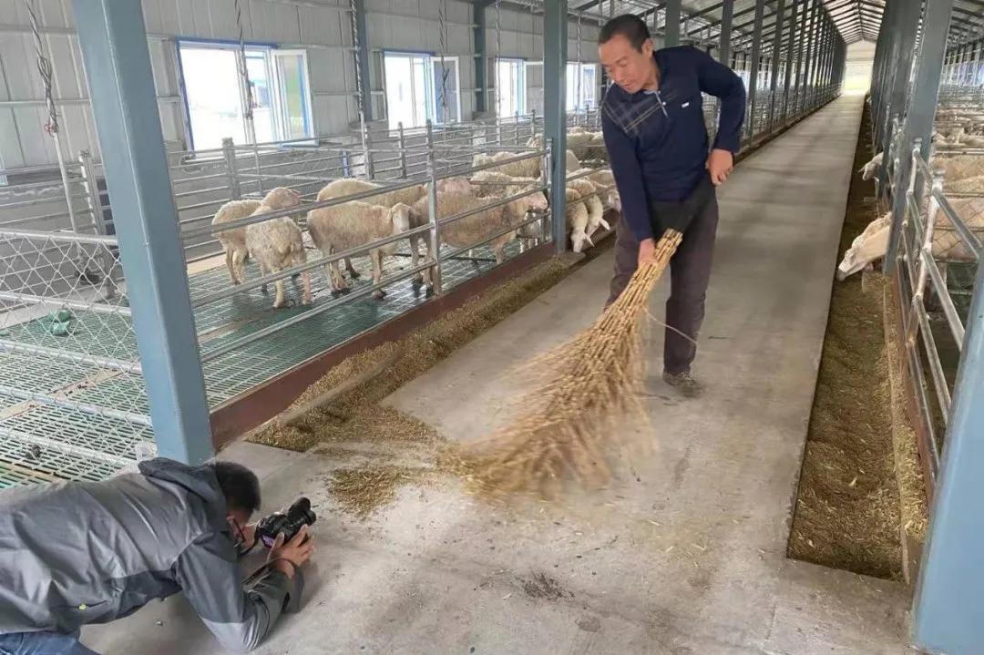 纪录片《胡同里的幸福》 热播荧屏广受好评