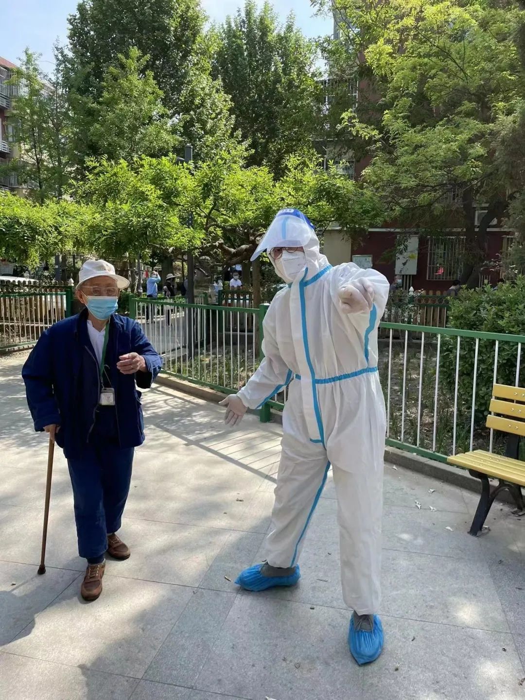 用爱书写浪漫坚守