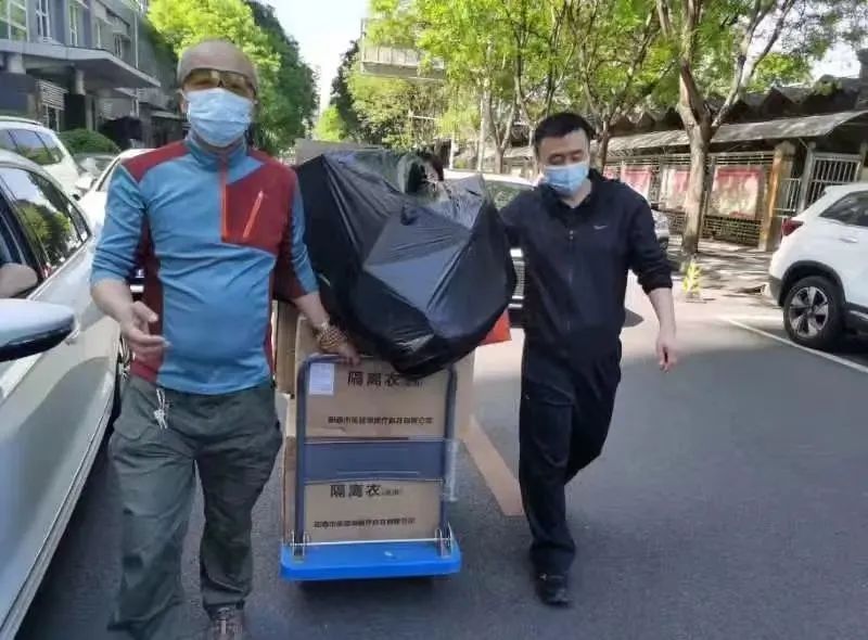 北京法院党员干警积极参与疫情防控