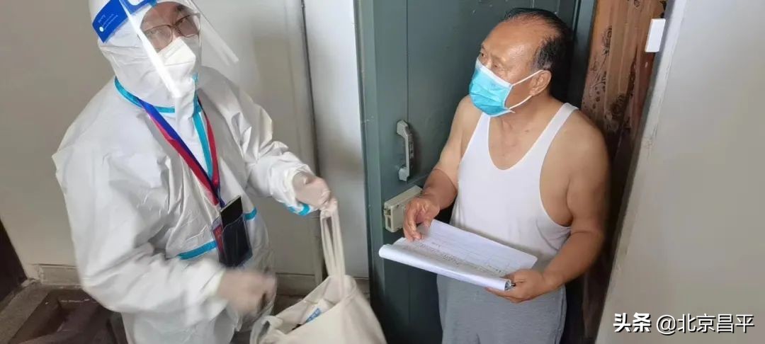 在管控区，他们设身处地想居民所想，全力以赴为居民所需