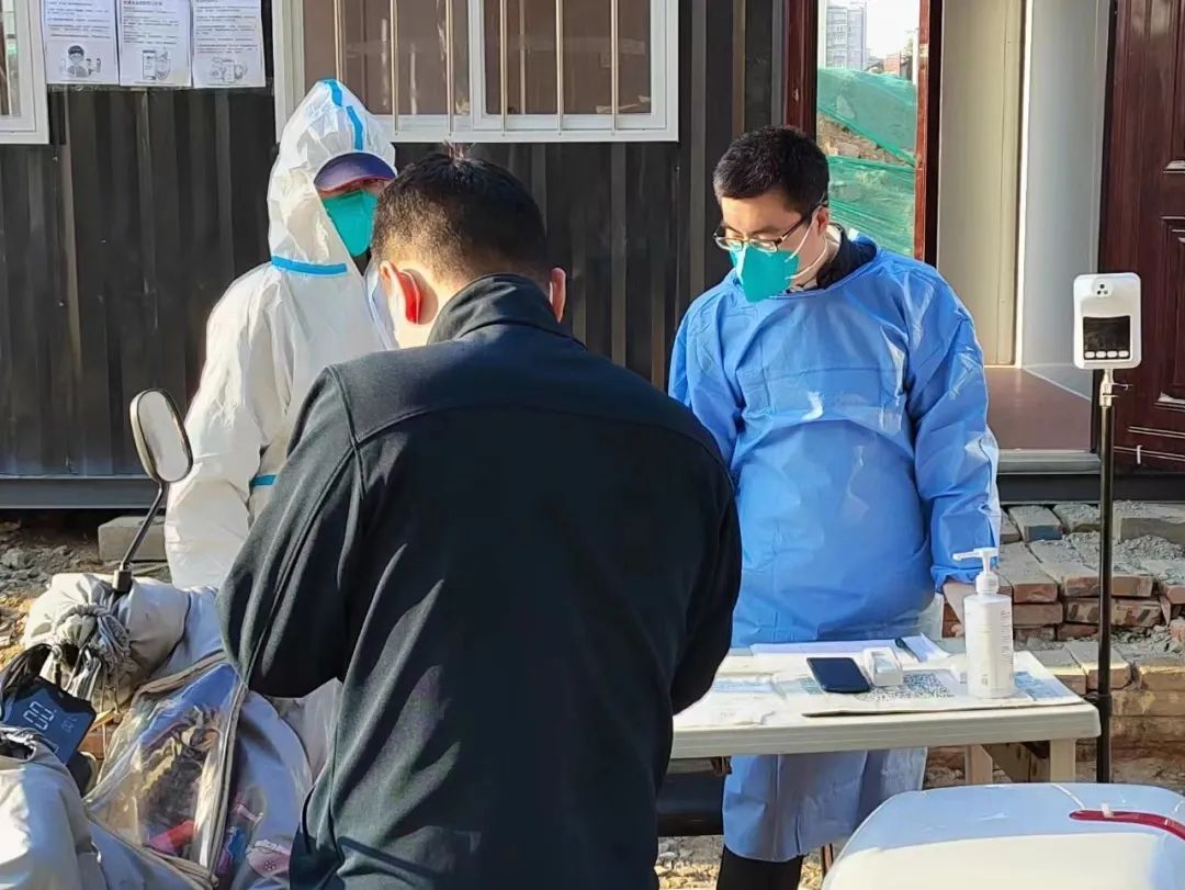 抗疫无假期 我们在“疫”线