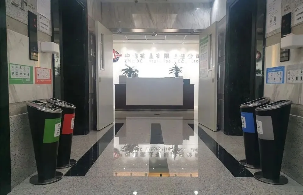 公共场所垃圾分类，他们这么做……