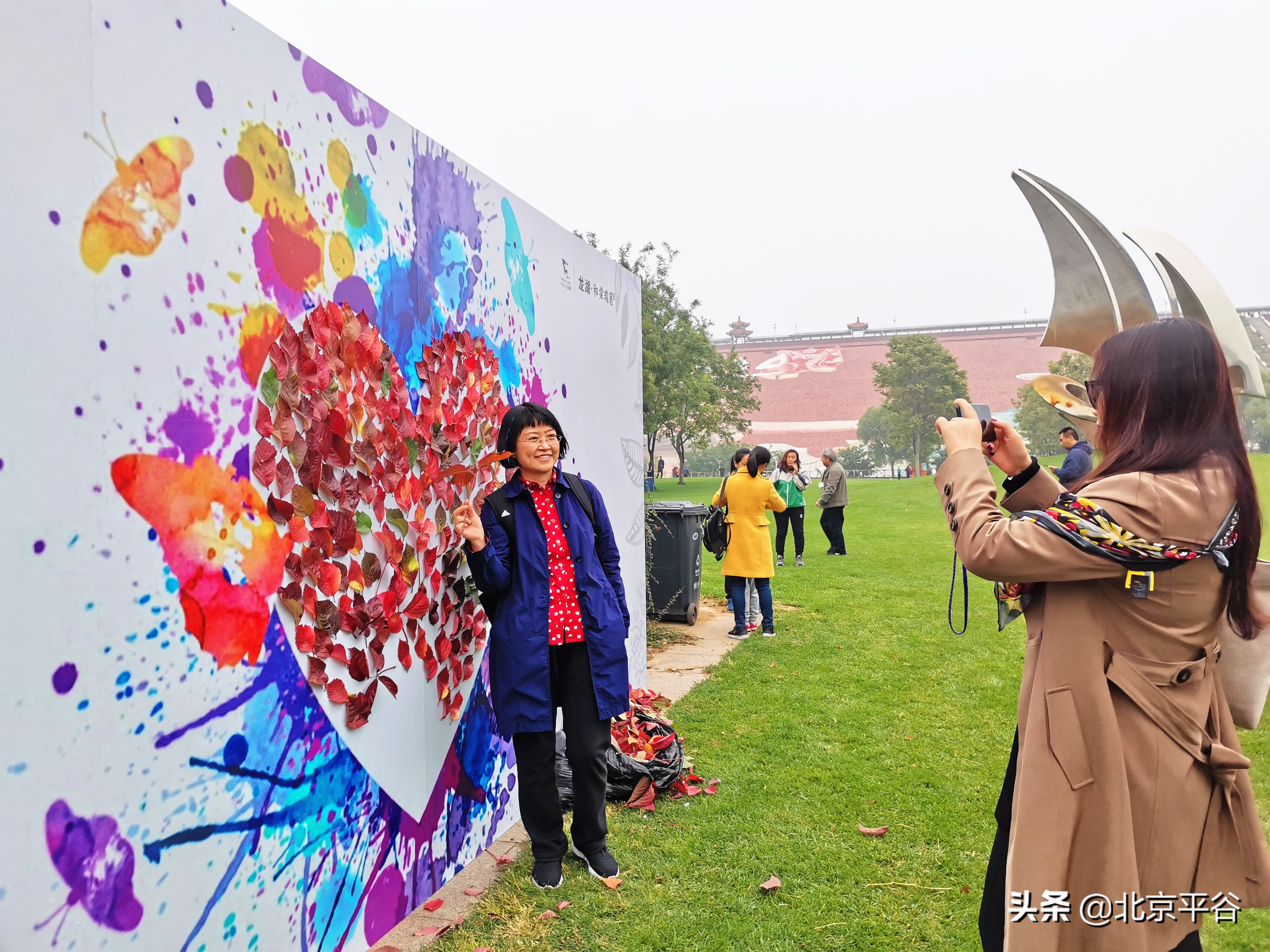 平谷金海湖开启红叶观赏季