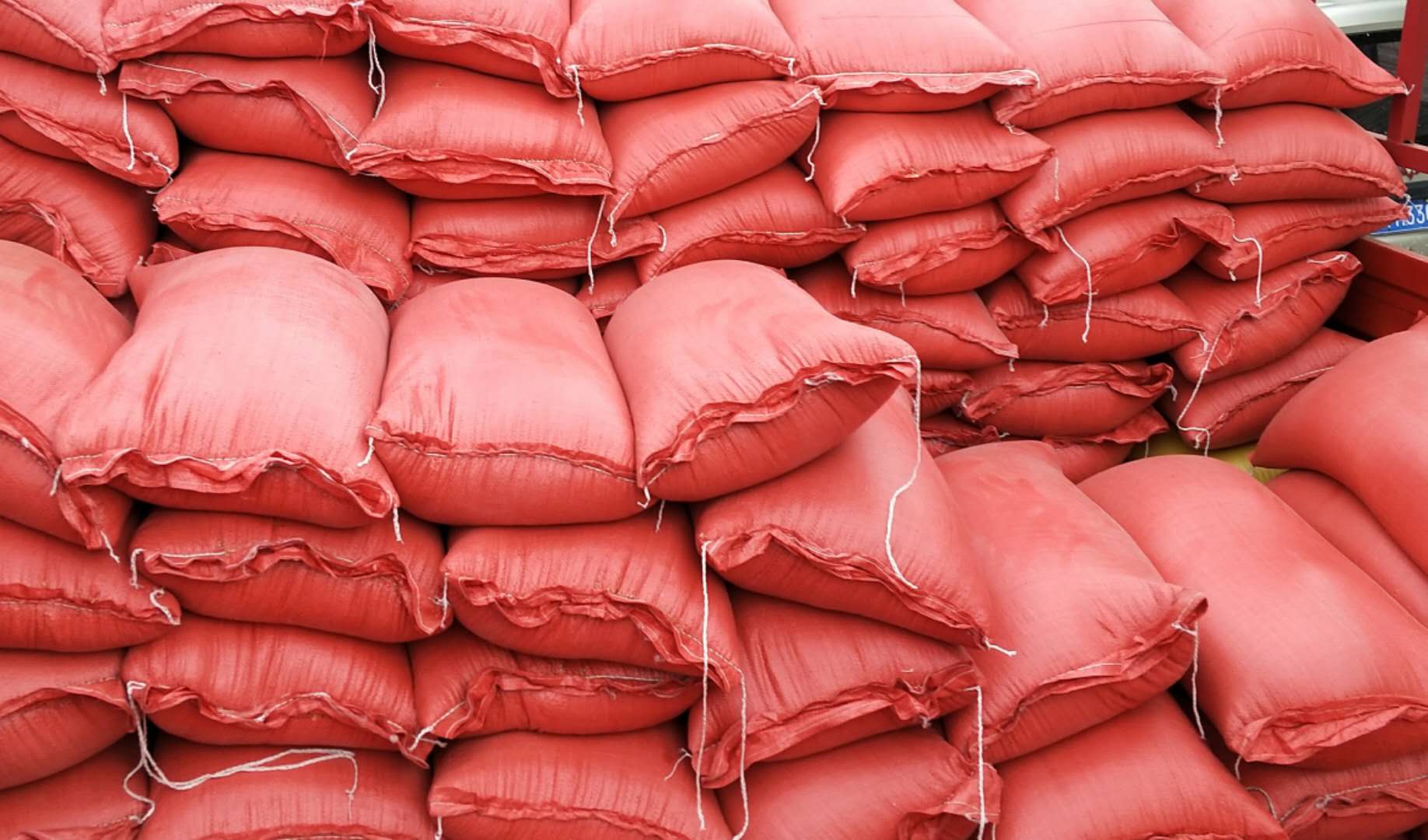 老山街道和珍秦镇携手育草场 同心奔小康