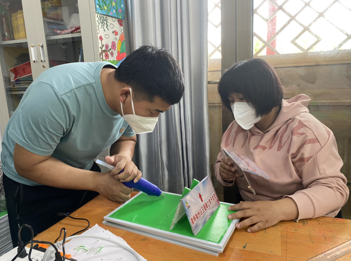 南彩镇“扫证神器”为核酸检测工作按下“加速键”！