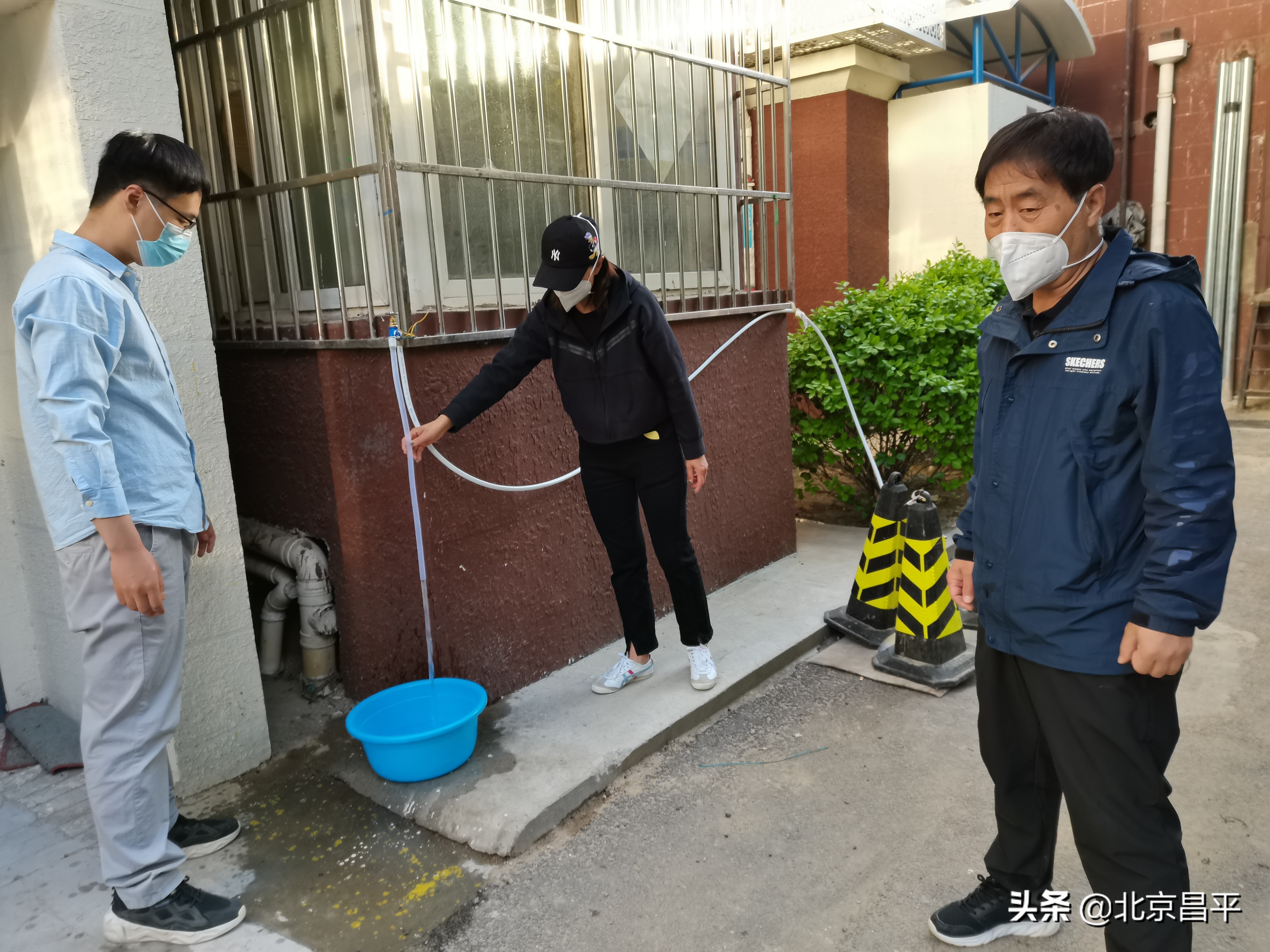 ​作风建设年丨居民家中漏水求助社区 多方联动及时维修解民忧