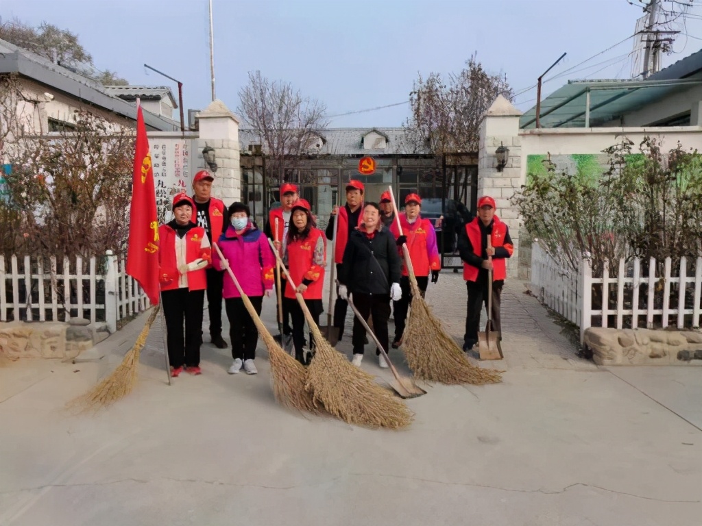 穆家峪镇开展周末大扫除 共享卫生新环境