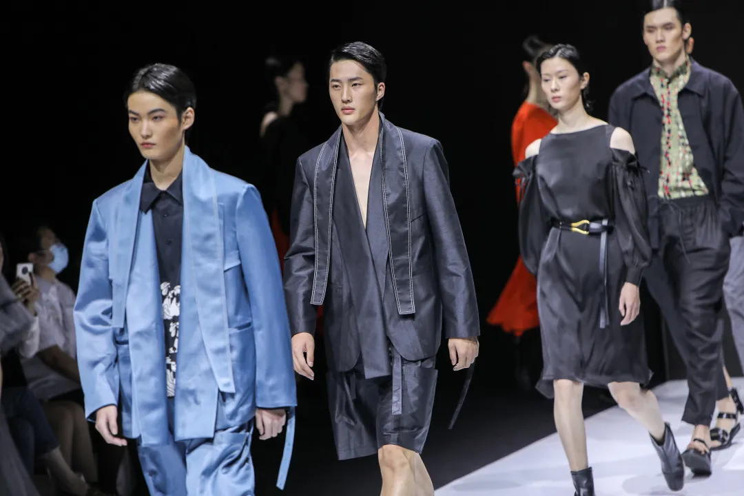 2020北京时装周“追光”之旅落幕