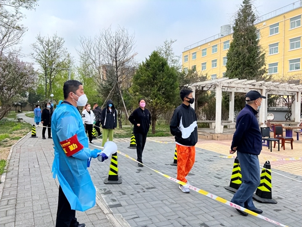 争分夺秒，快字当头，连续作战，坚决打赢疫情防控阻击战！