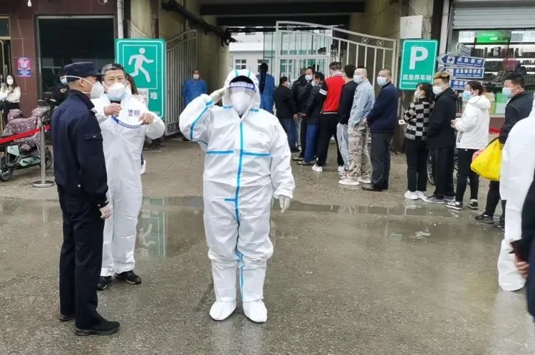 老骥伏枥，披甲逆行“疫”如既往！