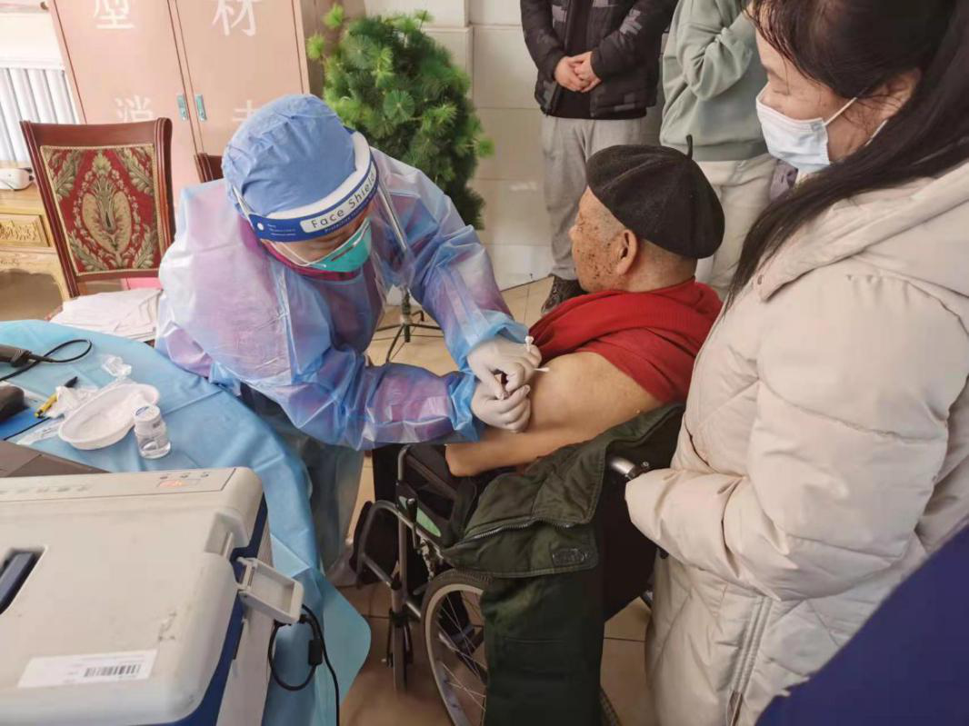 “医社携手，送苗上门” 丰台区多方合作推进老年人疫苗接种