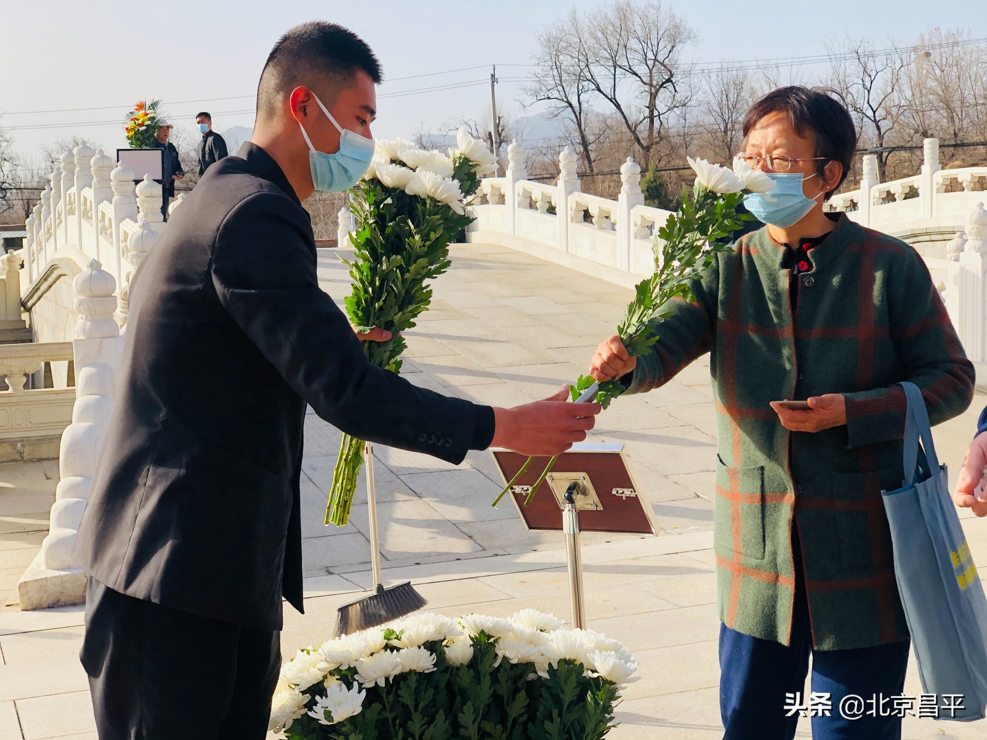 清明节假期，昌平共接待祭扫群众12.85万人，祭扫活动安全有序