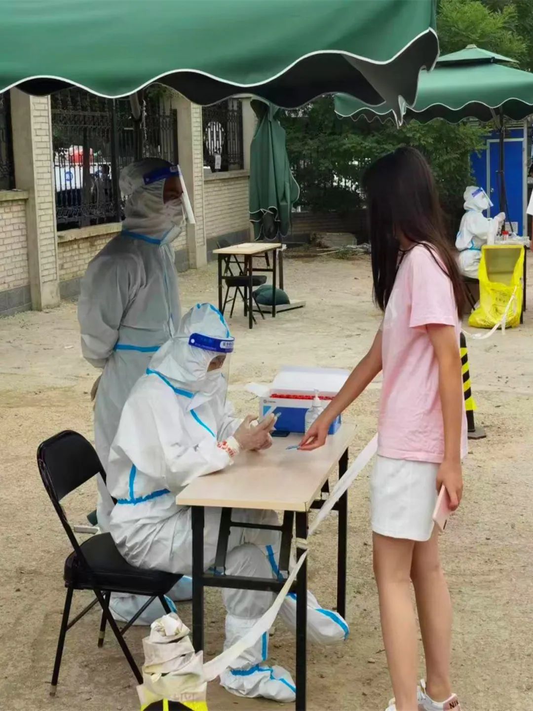 石景山区金融机构战疫志愿先锋队冲锋战“疫”一线