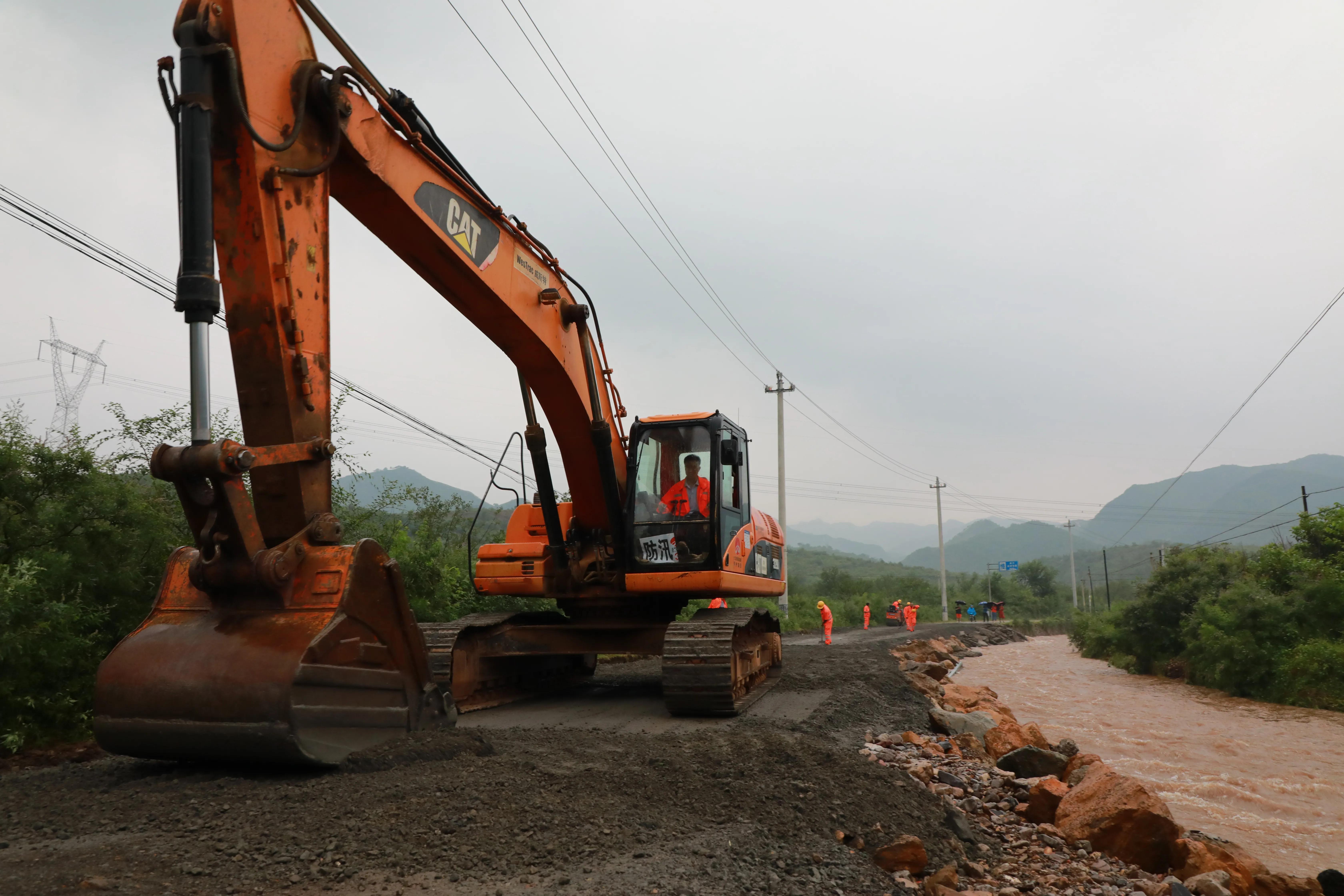 平谷区6小时抢通百米水毁路保出行