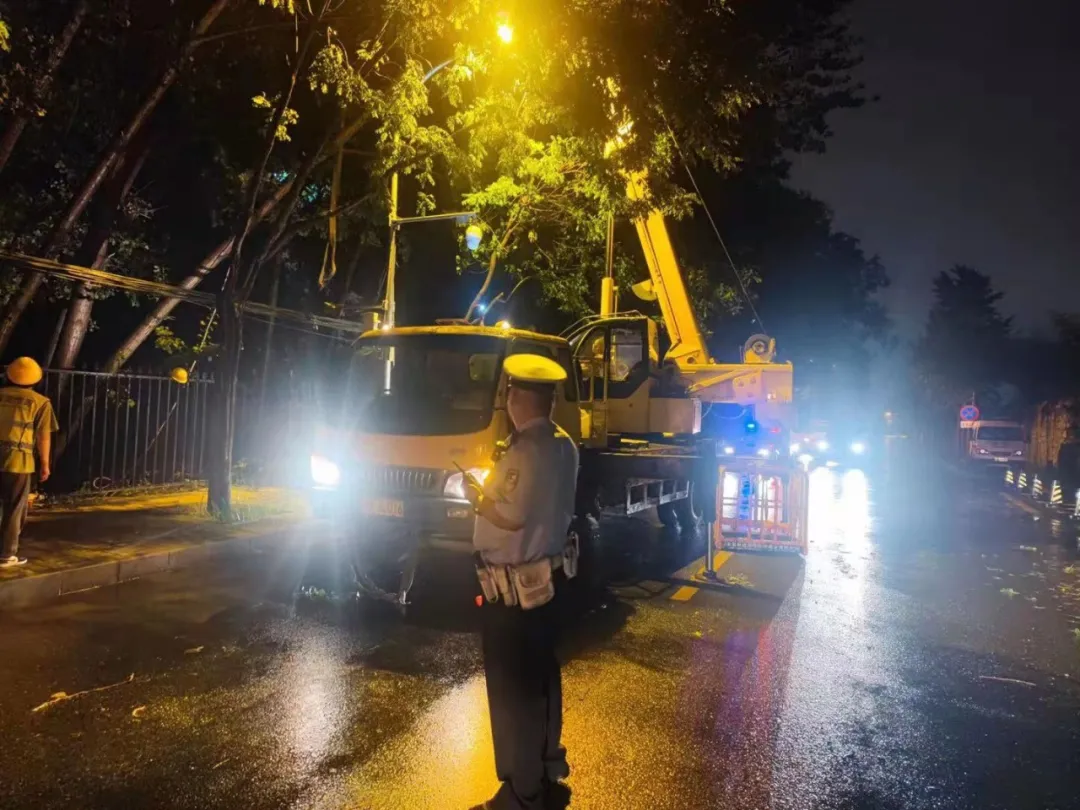 闻汛而动！东城区积极应对强降雨