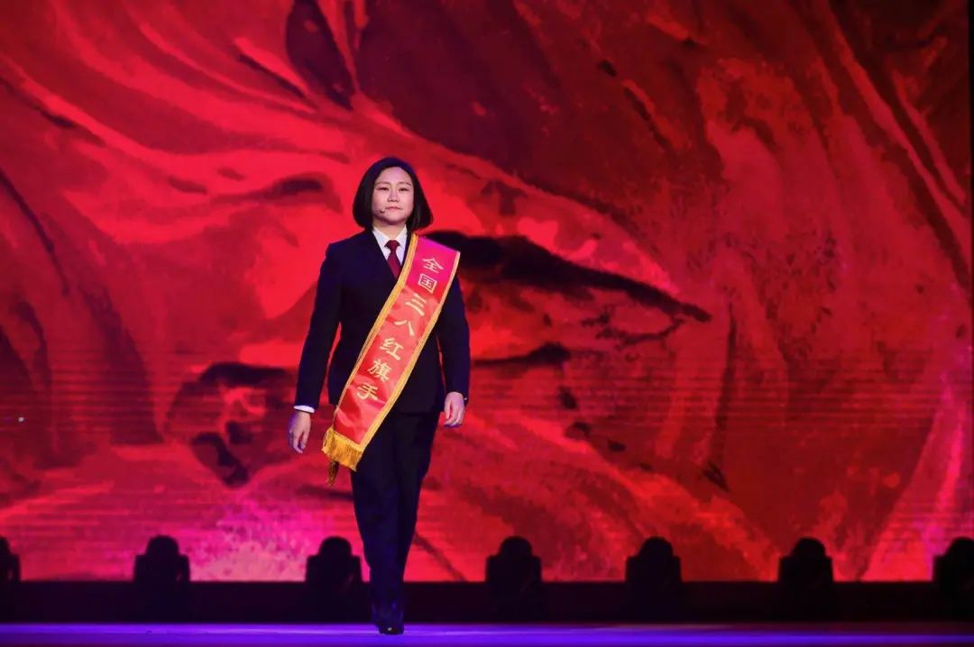 她驳回老人的诉讼请求，老人却感叹“在北京遇到了好法官”……