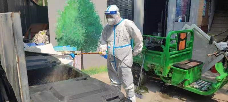 鲁谷街道五芳园社区身边榜样·疫情之下“凡人小事” ——社区疫情防控“多面手”谭勇