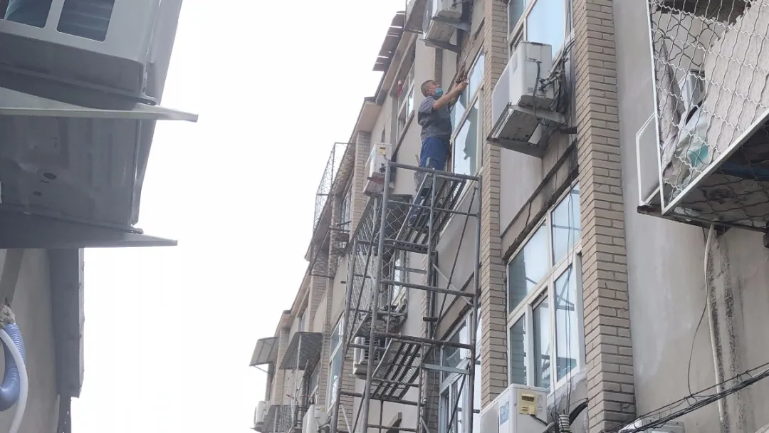 雷雨频繁来袭，忙坏了这群“检漏”人