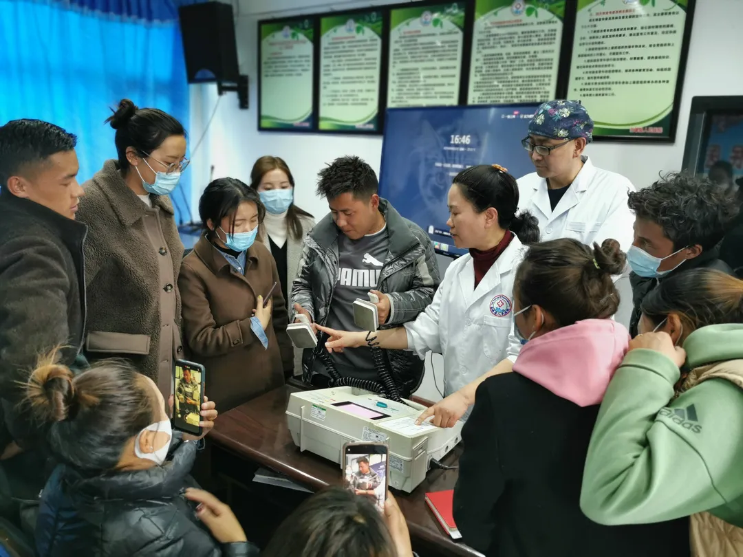 东城医疗援藏队——在纳木错湖边浇灌出最美的格桑花