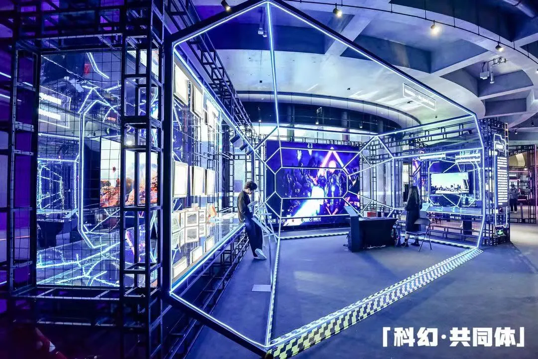 你好，石景山首钢园里的科幻黄金周！