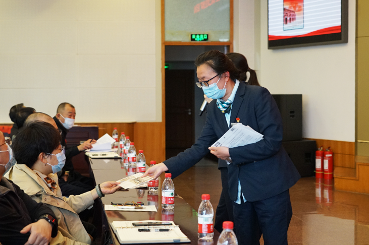 巧用“方寸邮票”学习党史知识