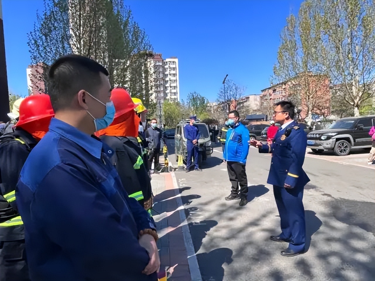 防患未然！金顶街街道开展“初战四联”消防实战演练