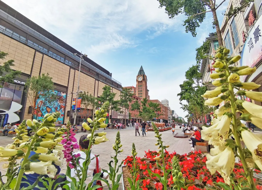 贯彻“崇文争先”理念 打造新时代文化产业发展高地