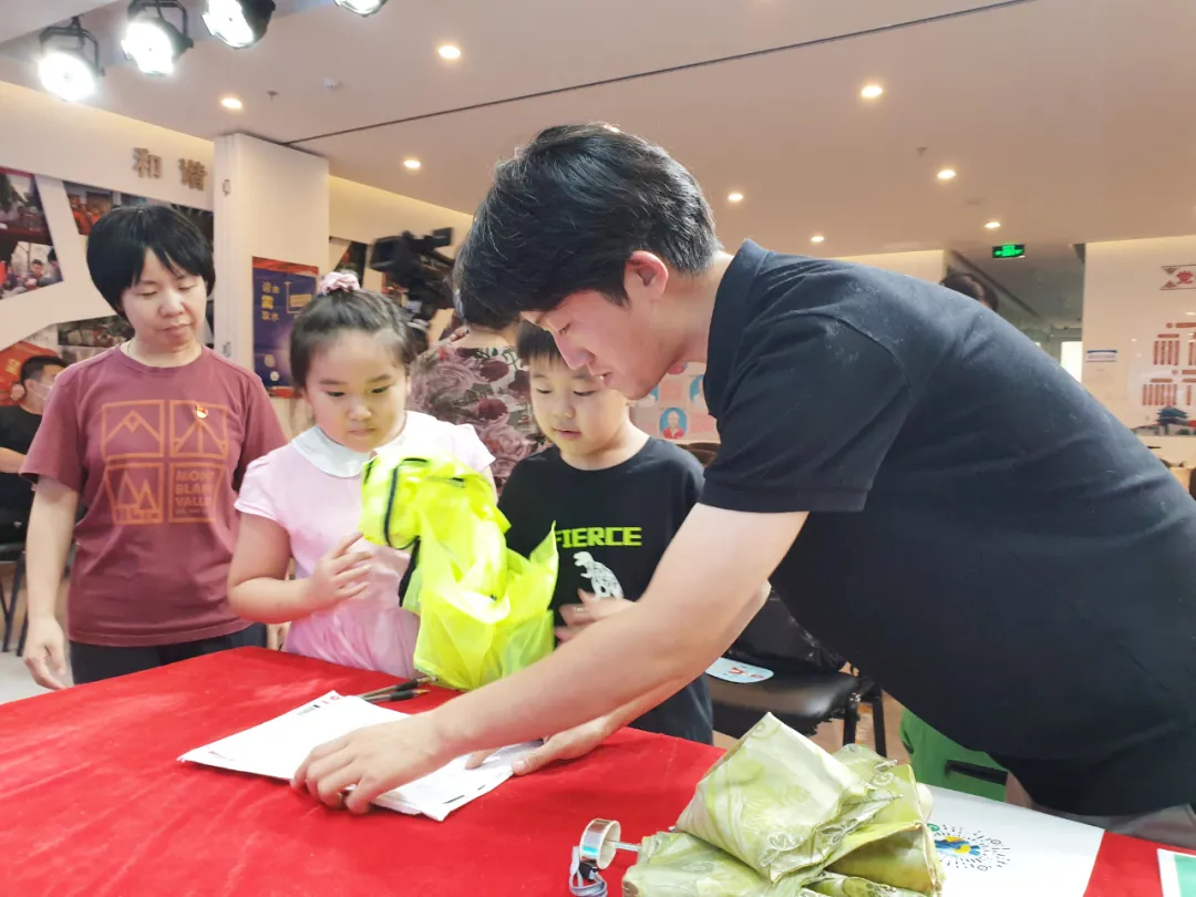 家中闲置物品没处放？这个街道“以废代捐”倡导环保新生活