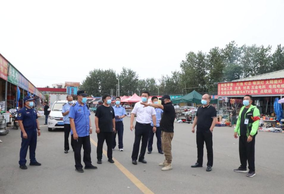 密云区太师屯镇开展中秋、国庆两节前夕安全联合检查