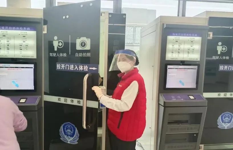 抗疫不放松，服务不断档！“双线作战”的TA们彰显实干担当