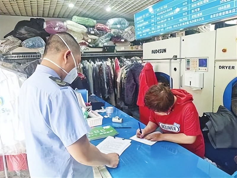 海淀区开展“七小门店”疫情防控执法检查