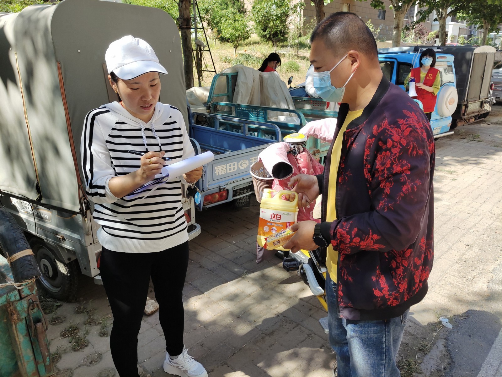 平谷区夏各庄镇开展“僵尸车绿色换购”活动