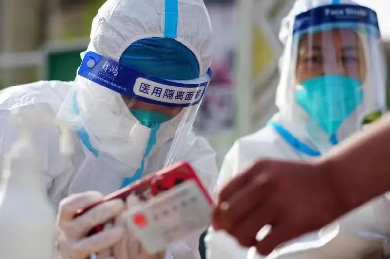 严防死守，以快制快，同心抗疫，他们分秒必争！