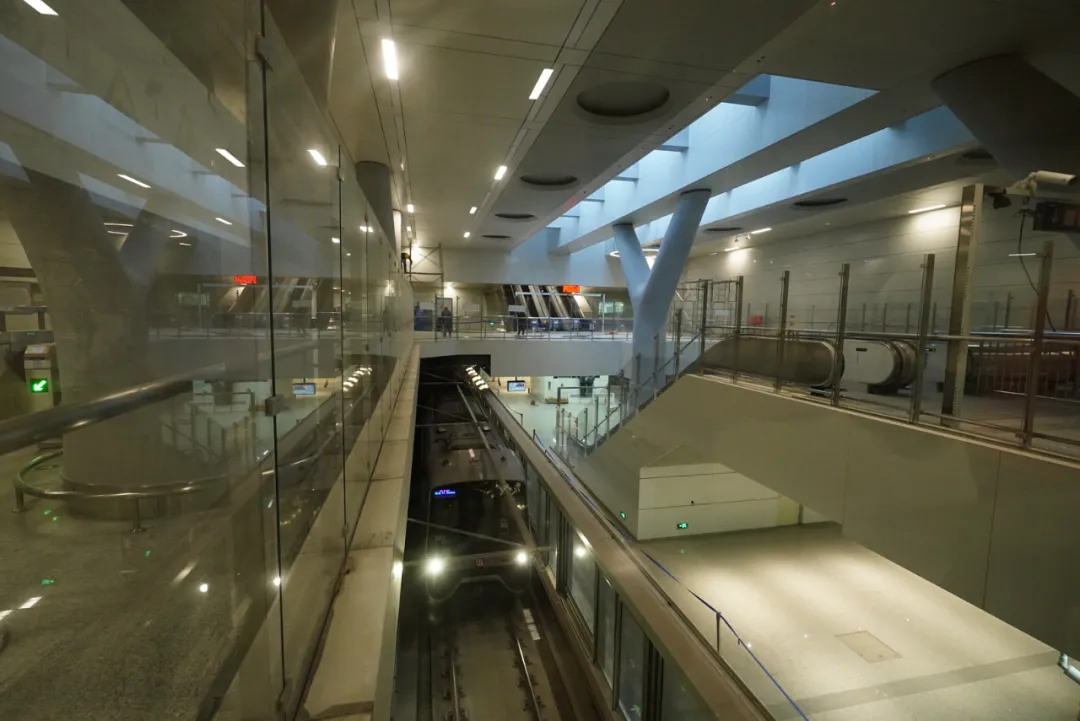 北京地铁14号线年底全线贯通运营！气派丽泽商务区站抢先看→