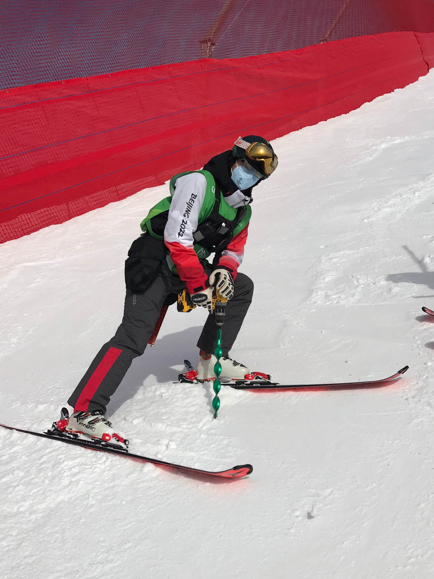 相约冬奥｜覃建峰：给奥运滑雪赛道“把脉”的丰台瑶医