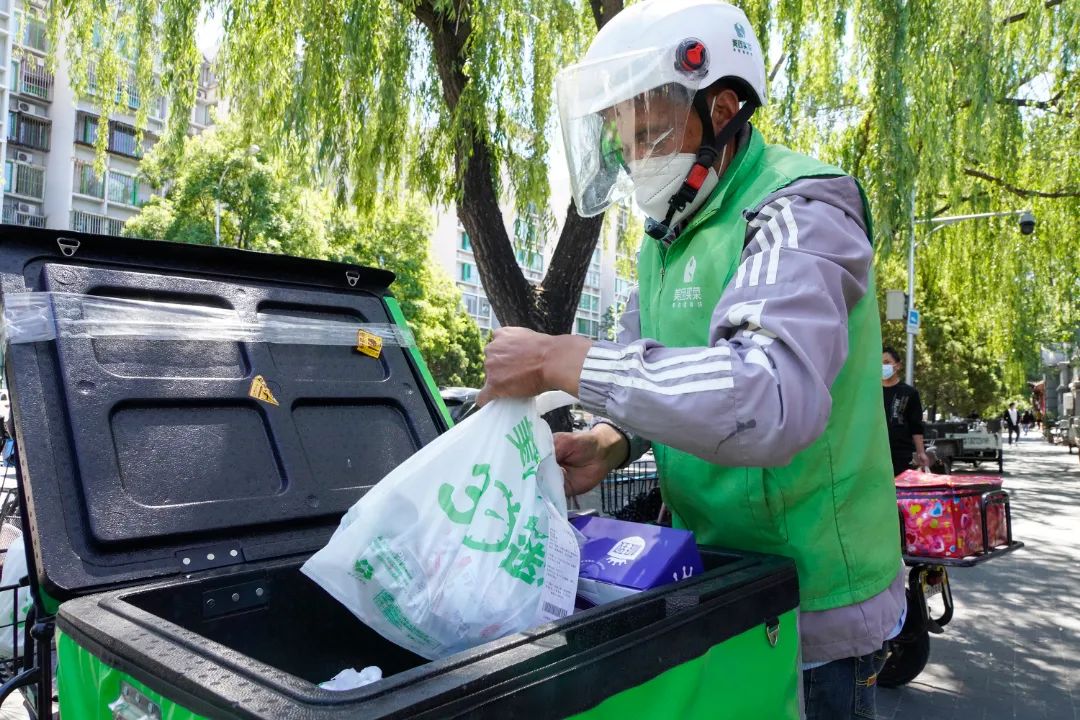 “菜有的是！”记者今晨实地探访东城商超市场——