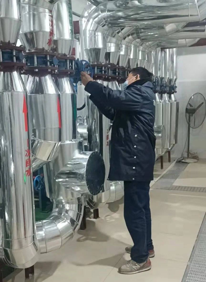 战冰雪护畅通保供暖，东城全力以赴！