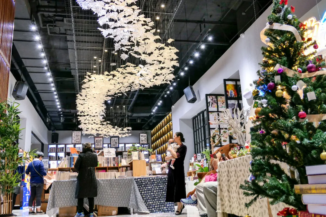 “五一”假期全市游客接待量排名前十景区东城占四，“文化金三角”成为消费新地标