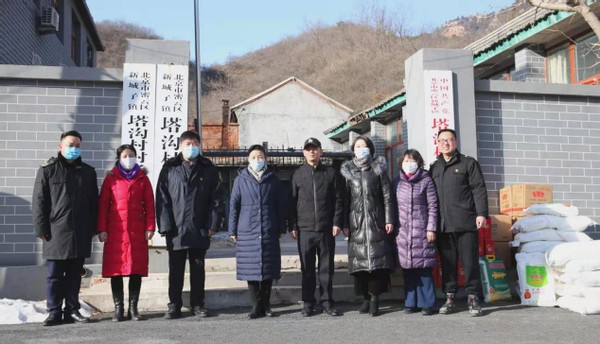 密云区市场监管局深入帮扶村开展春节慰问活动